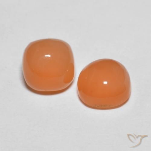 Shop natural 2.17ct ピーチオレンジ ムーンストーン gems, クッション, from インド at GemSelect. In stock, global shipping!