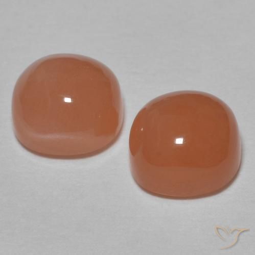 Shop natural 2.29ct サイダーオレンジ ムーンストーン gems, クッション, from インド at GemSelect. In stock, global shipping!