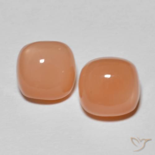 Shop natural 4.98ct カンタロープオレンジ ムーンストーン gems, クッション, from インド at GemSelect. In stock, global shipping!