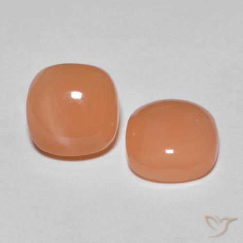 Shop natural 4.09ct ピーチオレンジ ムーンストーン gems, クッション, from インド at GemSelect. In stock, global shipping!