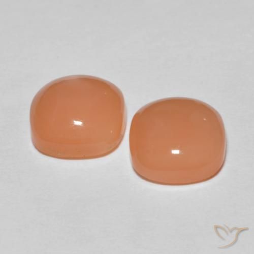 Shop natural 4.09ct ピーチオレンジ ムーンストーン gems, クッション, from インド at GemSelect. In stock, global shipping!