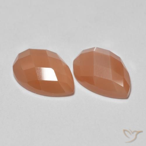 Shop natural 2.08ct ブラウンピーチ ムーンストーン gems, 洋梨の形, from インド at GemSelect. In stock, global shipping!