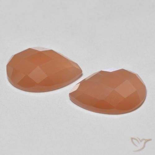 Shop natural 2.08ct ブラウンピーチ ムーンストーン gems, 洋梨の形, from インド at GemSelect. In stock, global shipping!