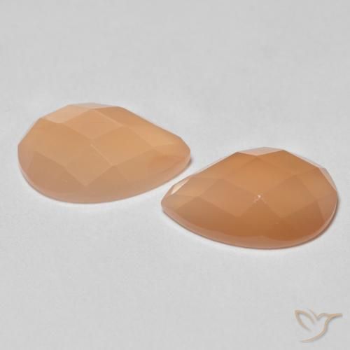 Shop natural 2.13ct Medium Light-Orange ムーンストーン gems, 洋梨の形, from インド at GemSelect. In stock, global shipping!