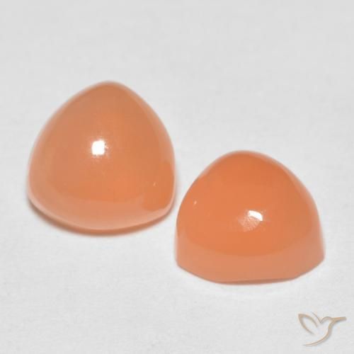Shop natural 1.77ct ライトオレンジ ムーンストーン gems, トリリオン, from インド at GemSelect. In stock, global shipping!