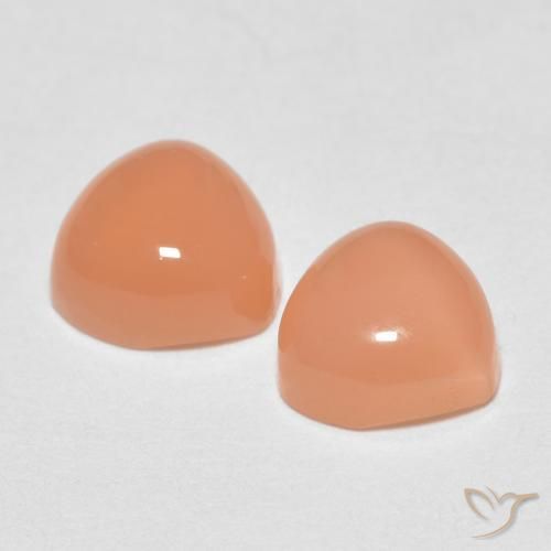 Shop natural 1.66ct カンタロープオレンジ ムーンストーン gems, トリリオン, from インド at GemSelect. In stock, global shipping!