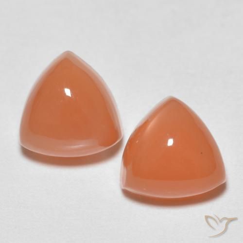 Shop natural 2.01ct ディープオレンジ ムーンストーン gems, トリリオン, from インド at GemSelect. In stock, global shipping!