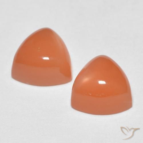Shop natural 2.01ct ディープオレンジ ムーンストーン gems, トリリオン, from インド at GemSelect. In stock, global shipping!