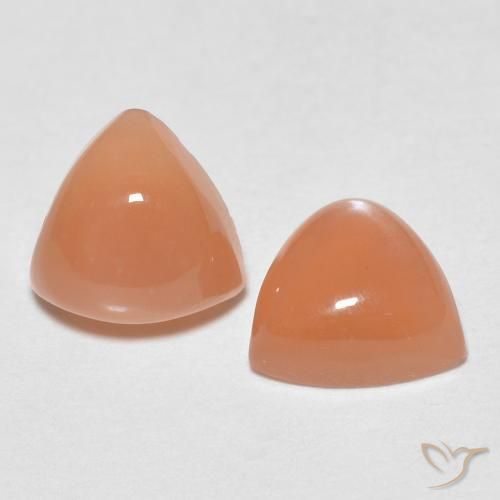 Shop natural 1.62ct ミディアムオレンジ ムーンストーン gems, トリリオン, from インド at GemSelect. In stock, global shipping!