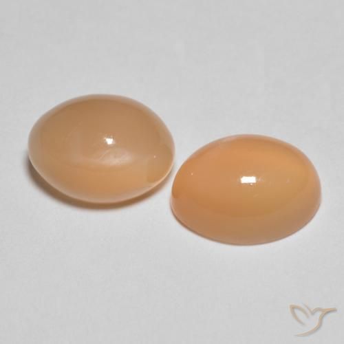 Shop natural 2.86ct Medium Light-Orange ムーンストーン gems, 楕円形, from インド at GemSelect. In stock, global shipping!