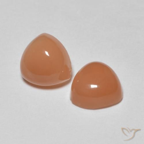 Shop natural 1.76ct ライトオレンジ ムーンストーン gems, トリリオン, from インド at GemSelect. In stock, global shipping!