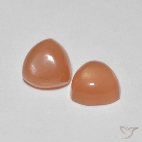 Shop natural 1.58ct 薄い赤みがかったオレンジ ムーンストーン gems, トリリオン, from インド at GemSelect. In stock, global shipping!