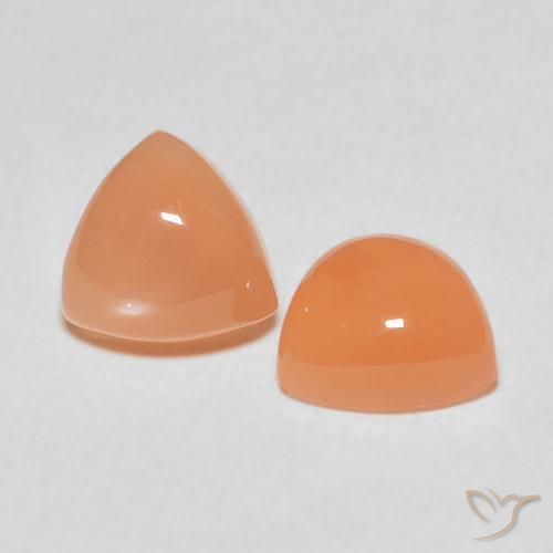 Shop natural 3.93ct Medium Light-Orange ムーンストーン gems, トリリオン, from インド at GemSelect. In stock, global shipping!