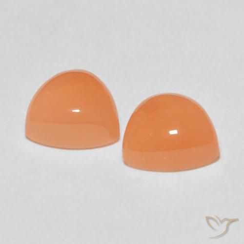 Shop natural 3.93ct Medium Light-Orange ムーンストーン gems, トリリオン, from インド at GemSelect. In stock, global shipping!