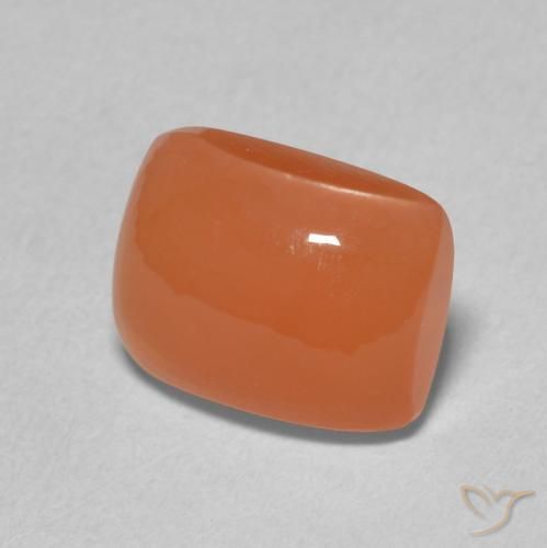 2.53カラットの天然赤みがかったオレンジムーンストーン、クッション、半透明