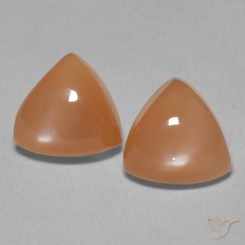 3.86ctw 天然 薄い赤みがかったオレンジ ムーンストーン, トリリオン, 半透明