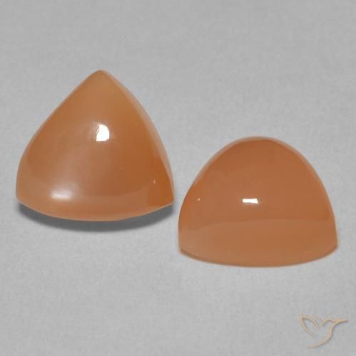 Shop natural 3.86ct 薄い赤みがかったオレンジ ムーンストーン gems, トリリオン, from インド at GemSelect. In stock, global shipping!