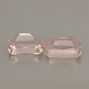 カラットの天然ライトピンクモルガナイト（8.6×6 mm・エメラルドカット）