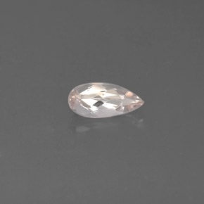 0.76カラットの天然ライトピンクモルガナイト（9.2×4.2 mm・洋梨の形）