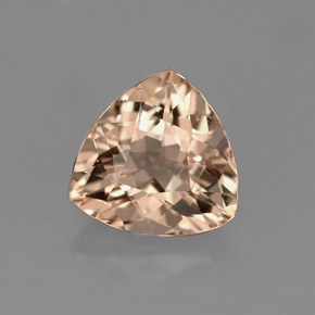1.94カラットの天然サーモンモルガナイト（8.6×8.4 mm・トリリアント）