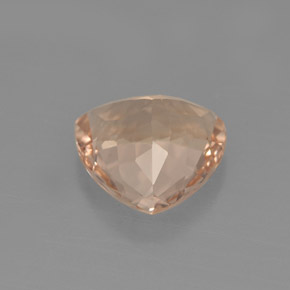 1.94カラットの天然サーモンモルガナイト（8.6×8.4 mm・トリリアント）