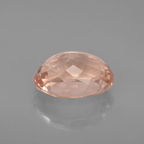 2.30カラットの天然サーモンモルガナイト（9.8×7.3 mm・オーバルカット）