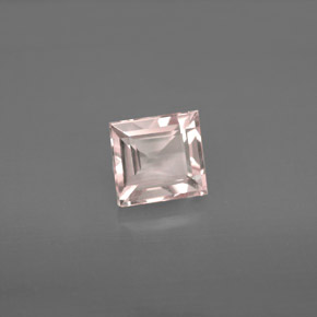 1.42カラットの天然ライトピンクモルガナイト（6.6×6.2 mm・バゲット）