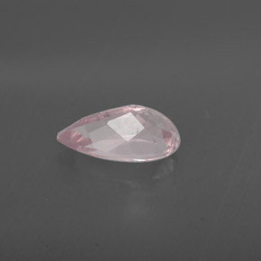 1.25カラットの天然ライトピンクモルガナイト（9.7×5.6 mm・洋梨の形）