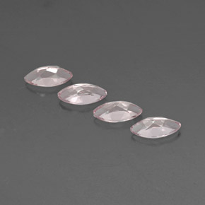 2.28カラットの天然ライトピンクモルガナイト（8×4.1 mm・マーキス）