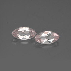 カラットの天然ライトピンクモルガナイト（7.8×4 mm・マーキス）