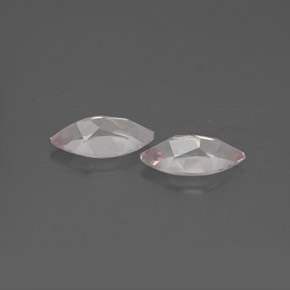 カラットの天然ライトピンクモルガナイト（8.1×4.1 mm・マーキス）