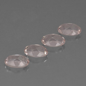 カラットの天然ライトピンクモルガナイト（7.1×5.1 mm・オーバルカット）