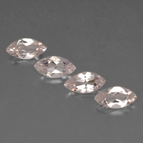 カラットの天然ライトピンクモルガナイト（8.2×4.1 mm・マーキス）