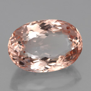 5.70カラットの天然サーモンモルガナイト（13.3×9.2 mm・オーバルカット）