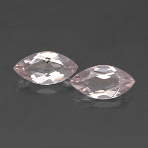 カラットの天然ライトピンクモルガナイト（8×4.1 mm・マーキス）