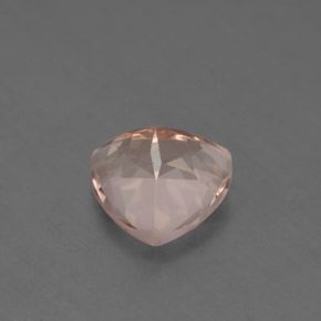 1.84カラットの天然ライトピンクモルガナイト（8.2×8 mm・トリリアント）