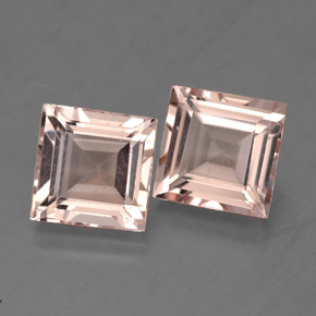 カラットの天然ライトピンクモルガナイト（7×7 mm・四角）