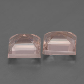 カラットの天然ライトピンクモルガナイト（7×7 mm・四角）