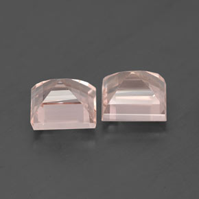 カラットの天然ライトピンクモルガナイト（6×6 mm・四角）