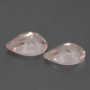 カラットの天然ライトピンクモルガナイト（8.9×6 mm・洋梨の形）
