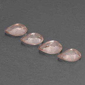 カラットの天然ライトピンクモルガナイト（9×6 mm・洋梨の形）