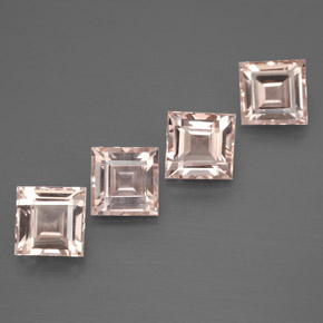 カラットの天然ライトピンクモルガナイト（6×6 mm・四角）