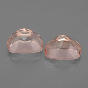 カラットの天然ライトピンクモルガナイト（8×6.2 mm・クッションカット）