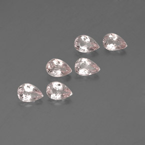 カラットの天然ライトピンクモルガナイト（5.8×4 mm・洋梨の形）