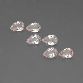 カラットの天然ライトピンクモルガナイト（5.9×4 mm・洋梨の形）