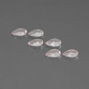 カラットの天然ライトピンクモルガナイト（5.9×4 mm・洋梨の形）