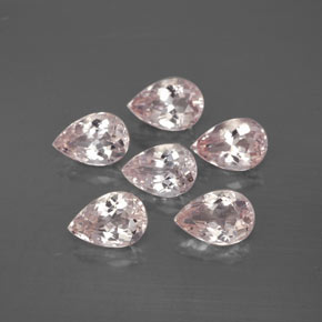 カラットの天然ライトピンクモルガナイト（5.8×4 mm・洋梨の形）