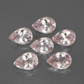 カラットの天然ライトピンクモルガナイト（5.8×4 mm・洋梨の形）