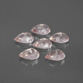 カラットの天然ライトピンクモルガナイト（5.8×4 mm・洋梨の形）