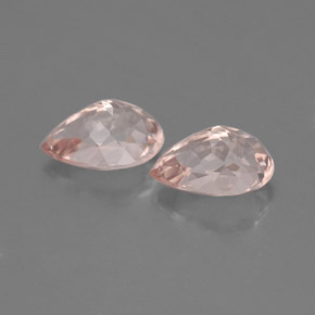 カラットの天然サーモンピンクモルガナイト（7.1×5 mm・洋梨の形）